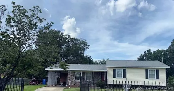 5318 Flagstone CT, Fayetteville, NC 28303