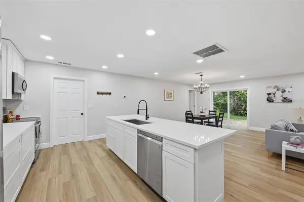 817 AMBASSADOR LOOP, Tampa, FL 33613
