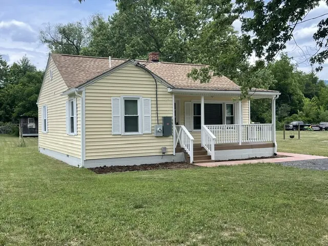 336 W Railroad Ave, Craigsville, VA 24430-2214