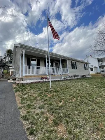 1010 Nelson St, Staunton, VA 24401-4728