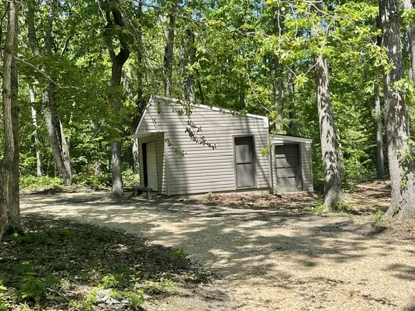 15 Raccoon Hollow Rd, Greenville, VA 24440