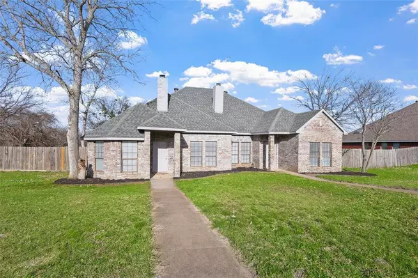 805 Mockingbird Lane, Desoto, TX 75115