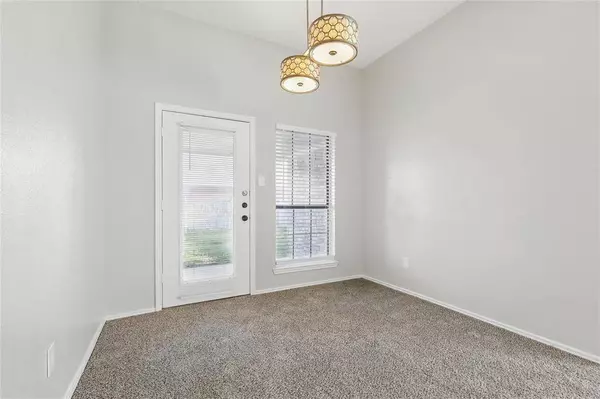 805 Mockingbird Lane, Desoto, TX 75115