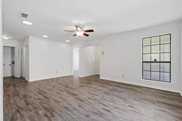 708 Hillcrest Court, Cedar Hill, TX 75104