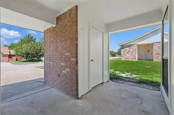708 Hillcrest Court, Cedar Hill, TX 75104