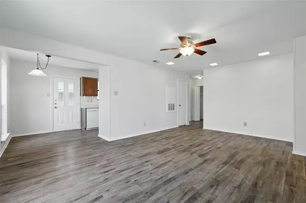 708 Hillcrest Court, Cedar Hill, TX 75104