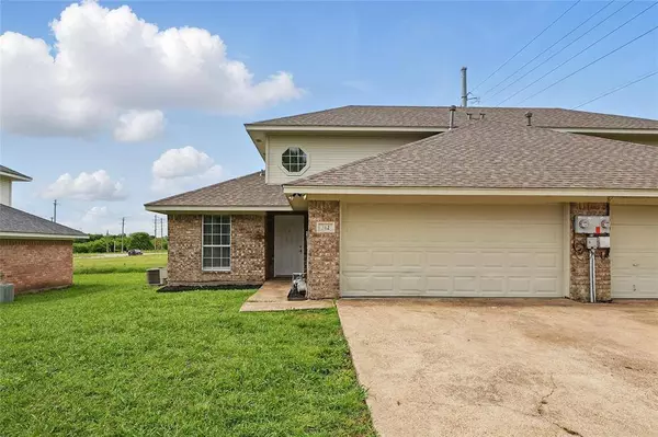 312 California Drive, Glenn Heights, TX 75154