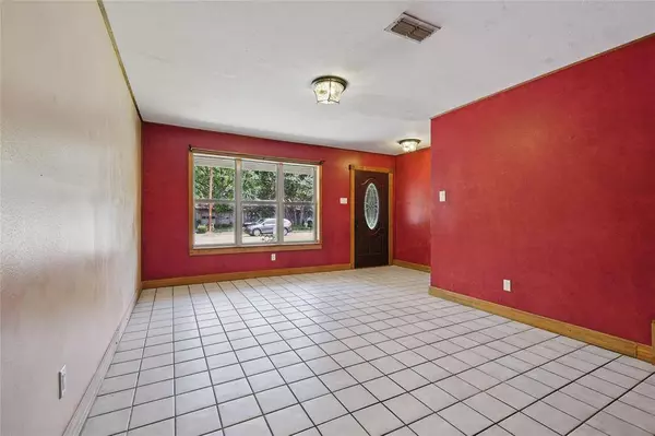 1317 Elby Street, Irving, TX 75061