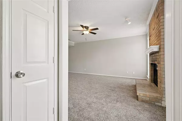 703 Inglewood Trail, Desoto, TX 75115