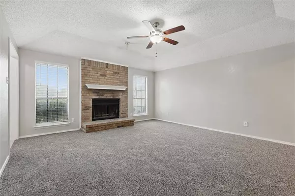 701 Inglewood Trail, Desoto, TX 75115