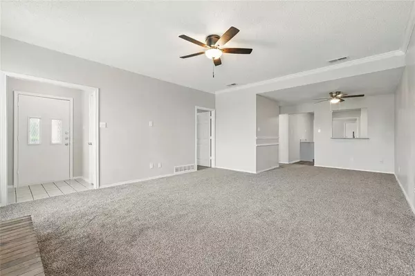 703 Inglewood Trail, Desoto, TX 75115