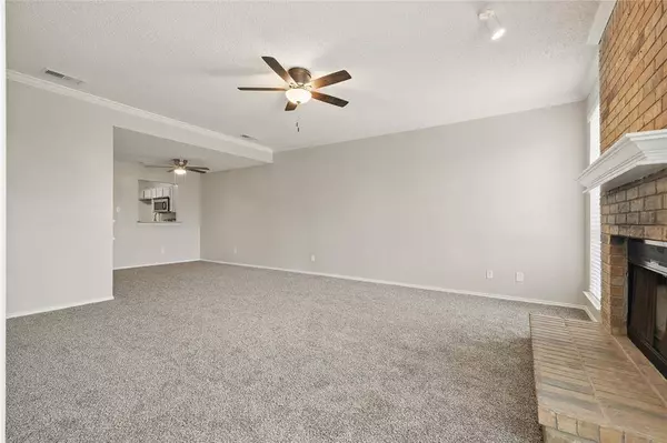 703 Inglewood Trail, Desoto, TX 75115