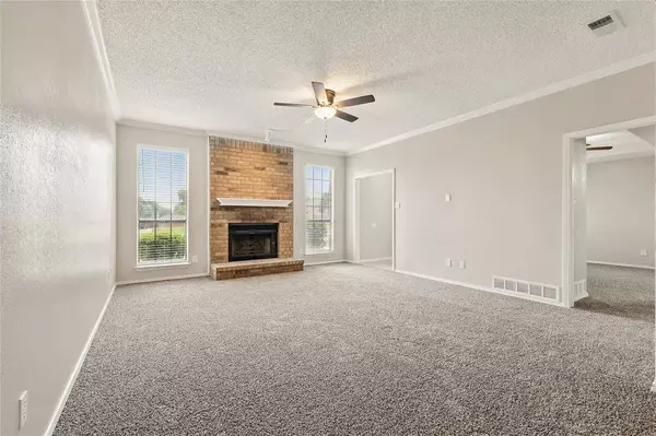 703 Inglewood Trail, Desoto, TX 75115