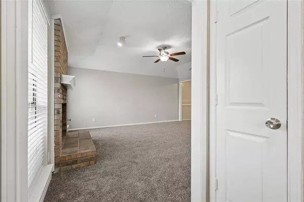 701 Inglewood Trail, Desoto, TX 75115