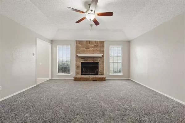 701 Inglewood Trail, Desoto, TX 75115