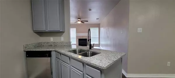 2633 Ventura Court, Glenn Heights, TX 75154