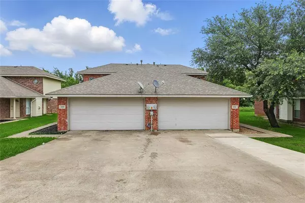 2820 Sunset Strip Avenue, Glenn Heights, TX 75154