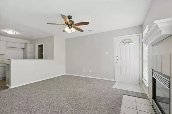 2820 Sunset Strip Avenue, Glenn Heights, TX 75154