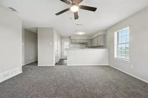 1701 Creekview Drive, Glenn Heights, TX 75154