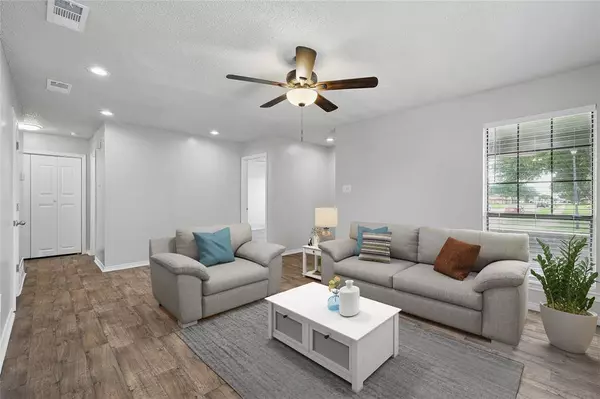 1723 Creekview Drive, Glenn Heights, TX 75154