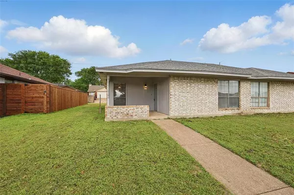 1723 Creekview Drive, Glenn Heights, TX 75154