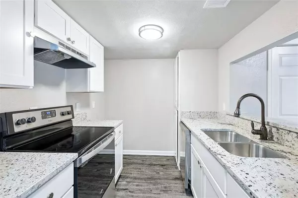 220 Davis Drive, Desoto, TX 75115