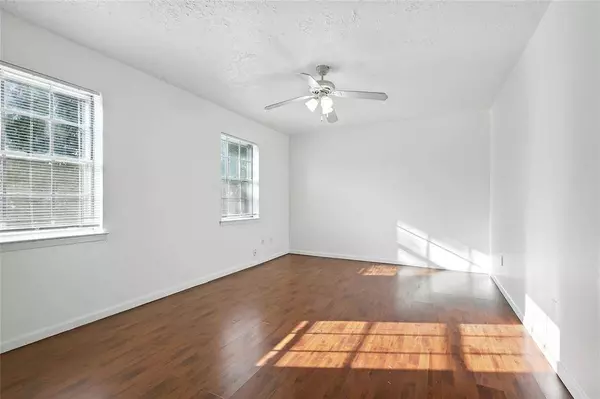 20 W Townhouse Lane #34, Grand Prairie, TX 75052