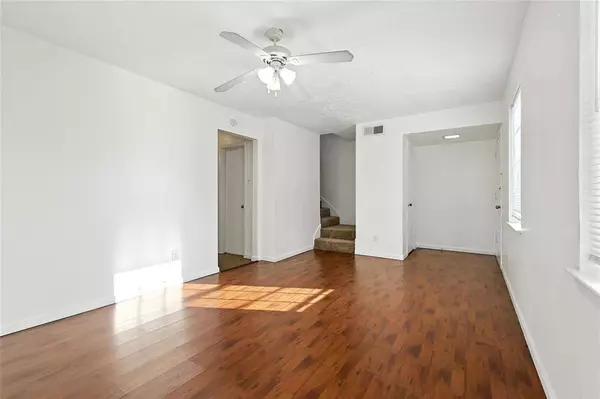 20 W Townhouse Lane #34, Grand Prairie, TX 75052