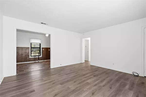 613 W Hammond Street, Lancaster, TX 75146