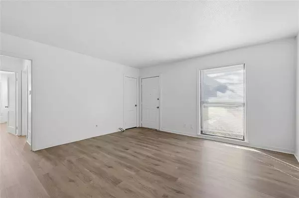 613 W Hammond Street, Lancaster, TX 75146