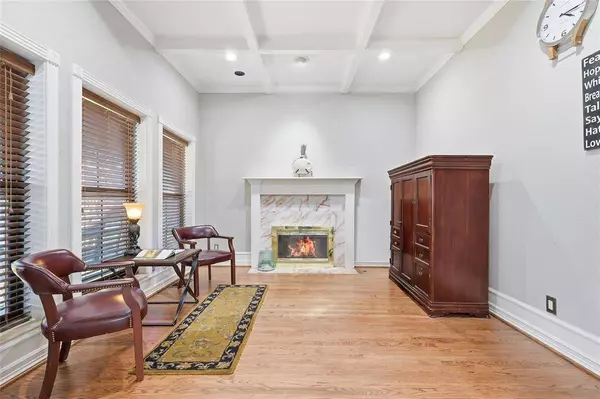 901 Ironwood Drive, Desoto, TX 75115