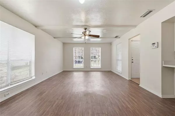 410 Charlotte Street, Duncanville, TX 75137