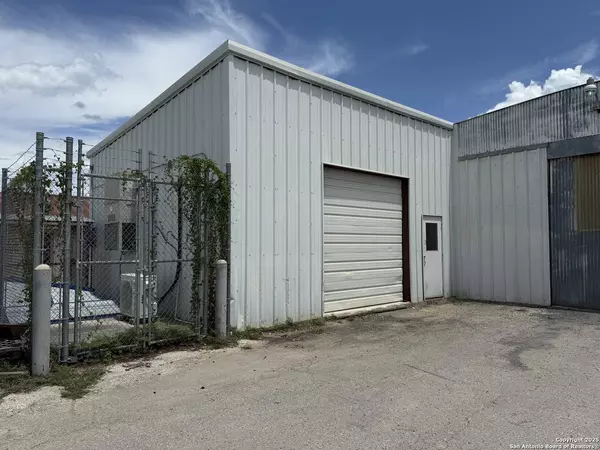 105 Center St UNIT SUITE, Marion, TX 78124