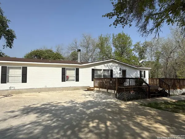 4132 Accors, Elmendorf, TX 78112
