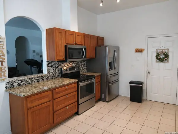 132 ENCHANTED CV, Cedar Creek, TX 78612
