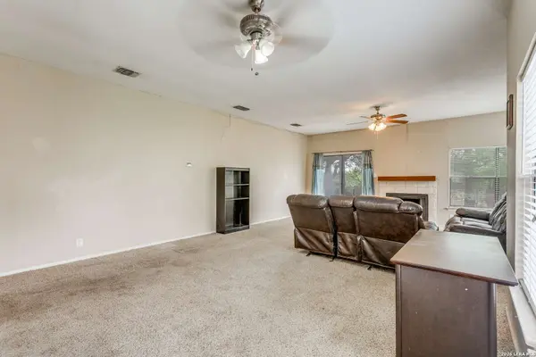 5426 VISTA COURT DR, San Antonio, TX 78247