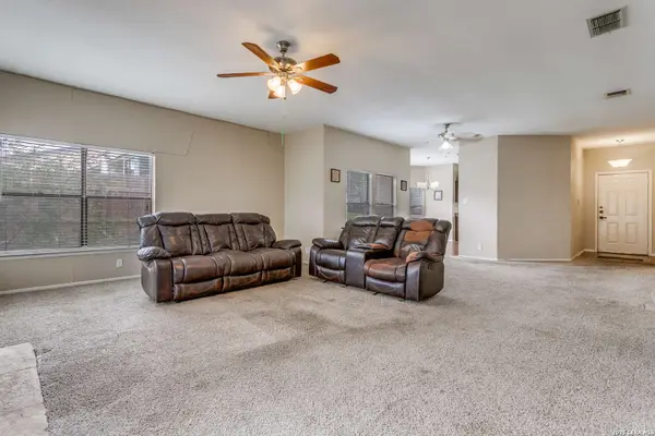 5426 VISTA COURT DR, San Antonio, TX 78247