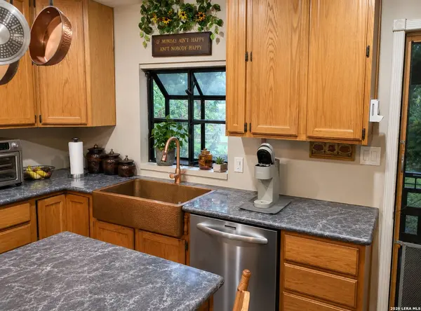 8000 County Road 404, Spicewood, TX 78669