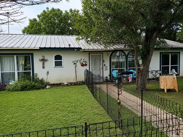 8000 County Road 404, Spicewood, TX 78669