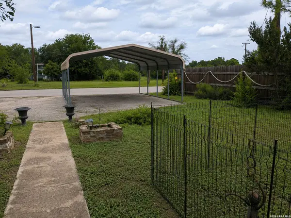 8000 County Road 404, Spicewood, TX 78669