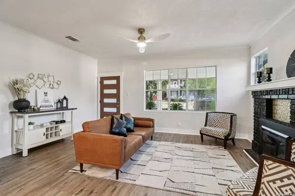1119 W HUISACHE AVE, San Antonio, TX 78201