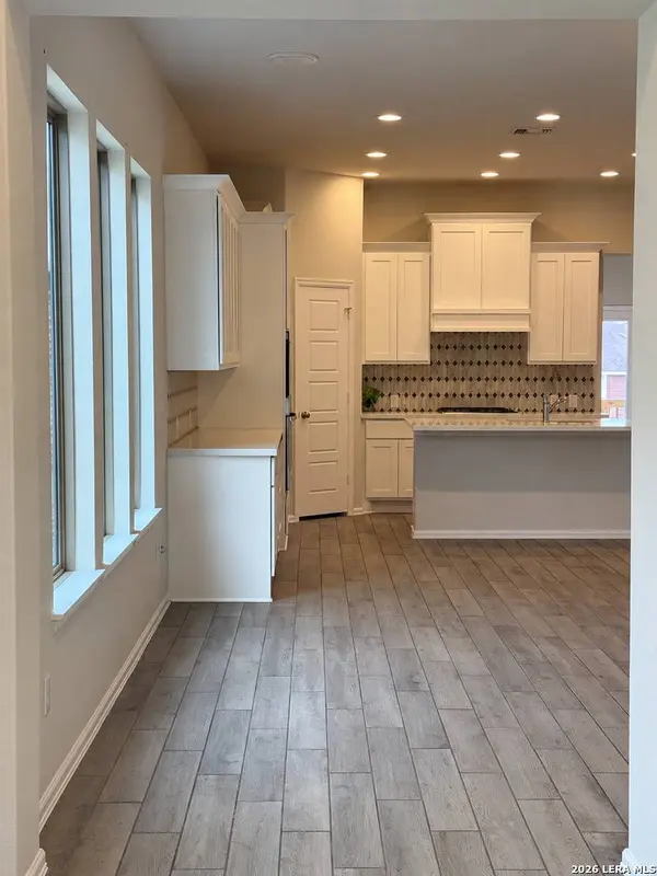 2810 High Castle, San Antonio, TX 78245