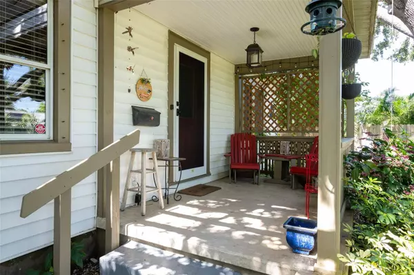 2342 8TH AVE N, St Petersburg, FL 33713