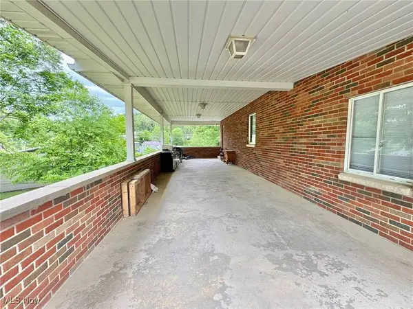 801 Lower Pine ST, Grantsville, WV 26147