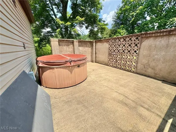 33 Knight LN, Big Bend, WV 26136
