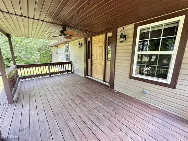 33 Knight LN, Big Bend, WV 26136
