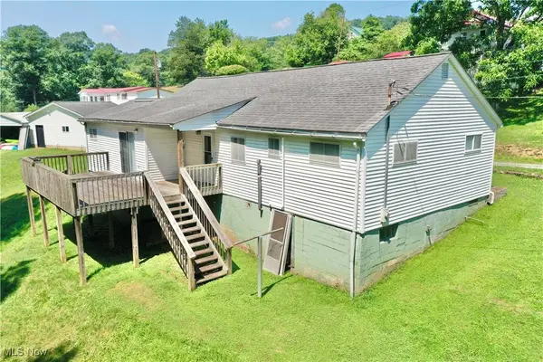 807 Lower Pine ST, Grantsville, WV 26147