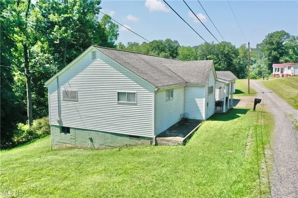 807 Lower Pine ST, Grantsville, WV 26147