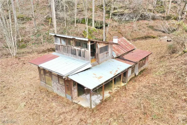 2200 Jacobs RD, Grantsville, WV 26147
