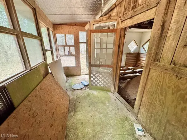 2200 Jacobs RD, Grantsville, WV 26147